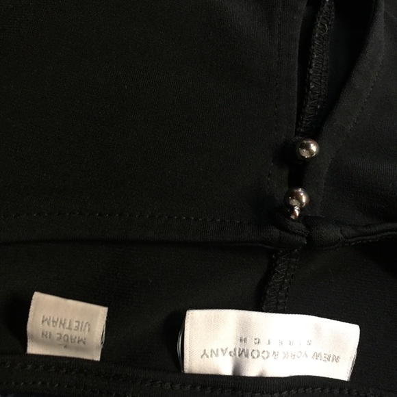 Sleeveless Blouse - Picture 4 of 4